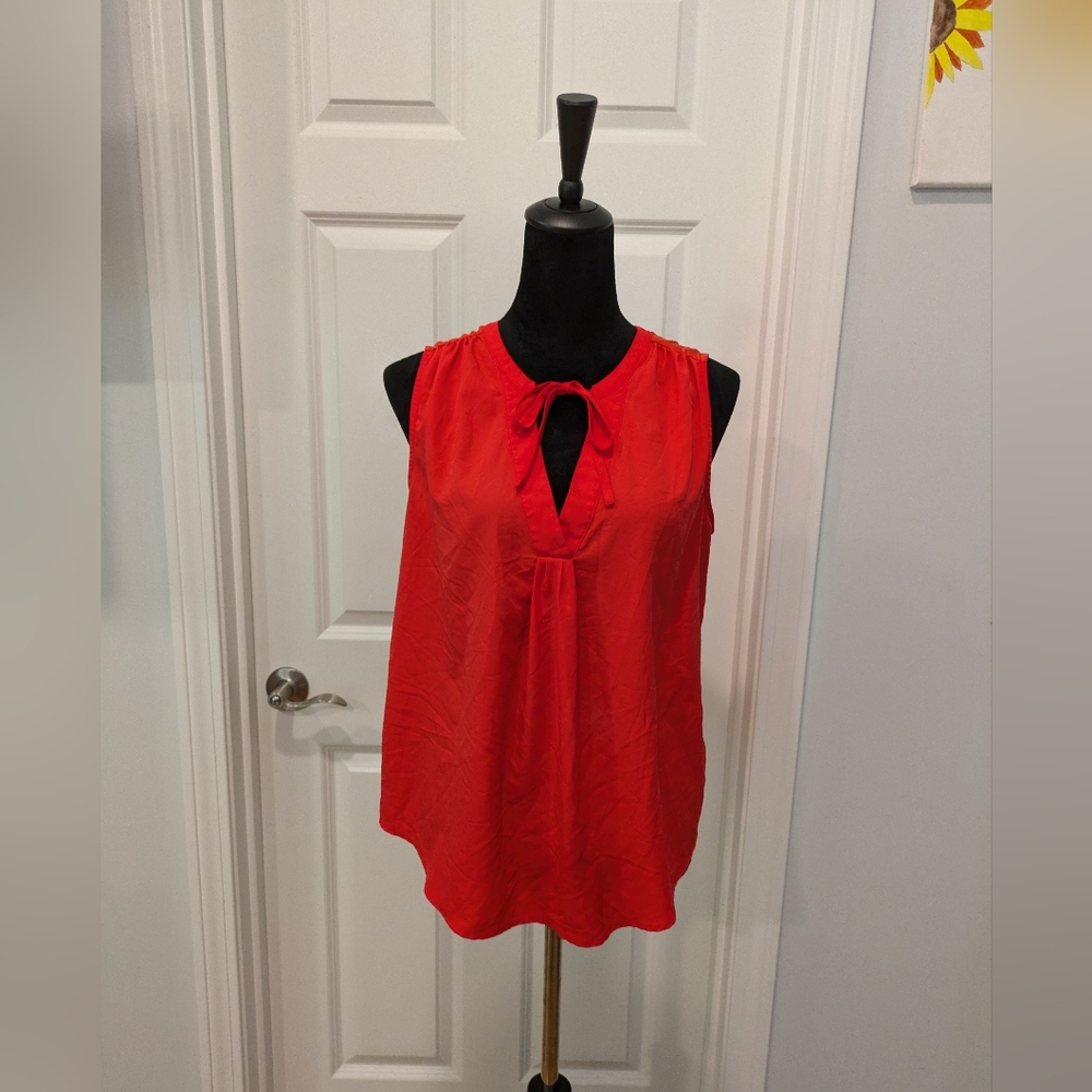Women's Size MEDIUM Top